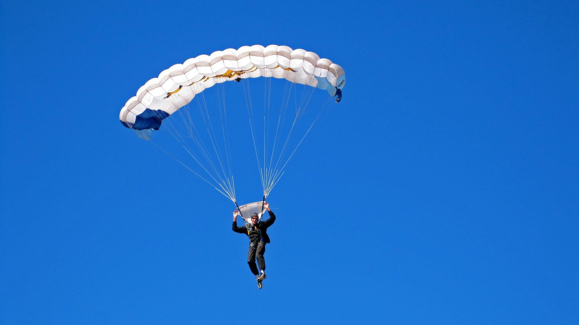 开云ios-从困境中崛起：逆风翻盘的WRC奇迹瞬间